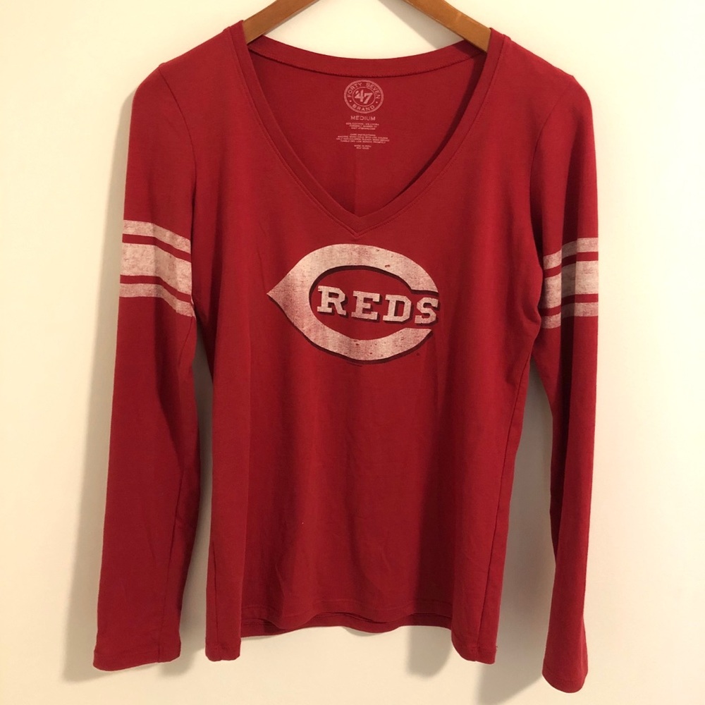 Red’s long sleeve like new red v neck Cincinnati